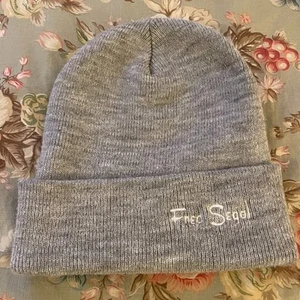 FRED SEGAL grau Logo Strickmütze Beanie neu ohne Etikett - Bild 1 von 2