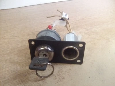 Interruptor de encendido Western Star/Pollak 2019 con panel de teclas Foto 1 de 4