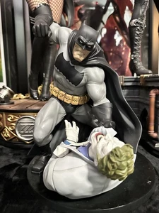 The Dark Knight Returns: Batman-Hunt The Dark Knight Kotobukiya ARTFX Statue - Picture 1 of 5