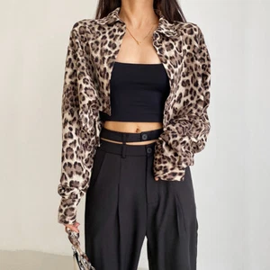 Women Leopard Print Long Sleeve Cropped Shirt Collared Blazer Jacket Tops - Picture 1 of 11