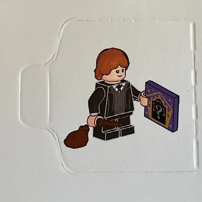 LEGO 76390 - Harry Potter - 2021 Advent Calendar - Ron Weasley (Hogwart's Robe) - Image 1 of 4