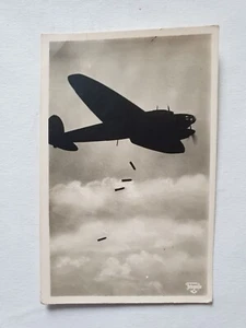 Ansichtskarte Foto-Serie Unsere Luftwaffe Kampfflugzeug He 111 K Bombenabwurf/27 - Bild 1 von 2