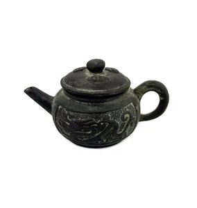 Vintage/Antik? Schwarze Keramik kleine chinesische Yixing Teekanne Drache & Wolken - Bild 1 von 24