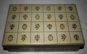 Vintage - Scatola portagioie FRANCESE anni '50 verde chiaro FLEUR DE LIS STEMMA LEONI simboli - Foto 1 di 7