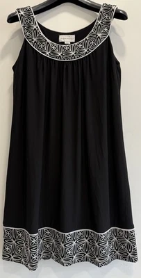 RonniNicole Dress 14 Sleeveless Black Embroidered Shift Mini - Image 1 of 4