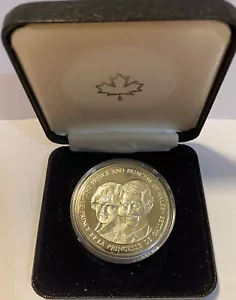 Medalla de Plata Visita al Príncipe Carlos y la Princesa Diana 1983 a Canadá ~ Casa de la Moneda Real - Imagen 1 de 5