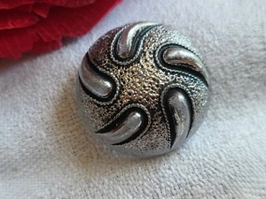 Gros bouton ancien en verre gris argenté vintage bombé 2,2 cm G17A - Picture 1 of 3