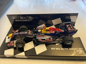 Minichamps 1/43 Red Bull RB7 Sebastien Vettel 2011 - Foto 1 di 2