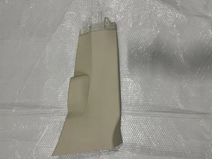 Genuine Range Rover L460 SV PANEL - RH "B" PILLAR - PERLINO - LR150911 - Picture 1 of 2