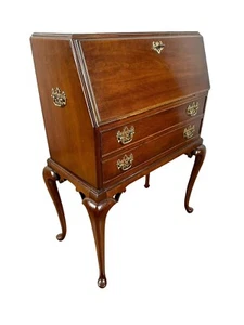 Thomasville Mahogany Queen Anne Secretary Desk - Picture 1 of 12