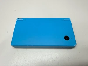 NINTENDO DSi HANDHELD CONSOLE TWL-001 WORKS BUT NEEDS NEW BATTERY  /SHOWS CRACK - Picture 1 of 6