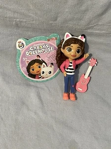 NEU ZURU 5 Überraschung Spielzeug Netflix Gabby's Dollhouse - Serie 1 - Gabby & Gitarre - Bild 1 von 1