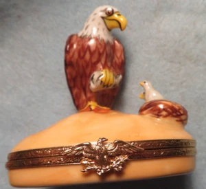 Scatola portagioie dipinta a mano Limoges American Eagle con aquile n. 316 firmata T.G. - Foto 1 di 15