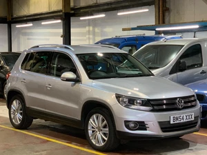 2012 Volkswagen Tiguan 2.0 TDI BlueMotion Tech Sport DSG 4WD Euro 5 (s/s) 5dr ES - Picture 1 of 20