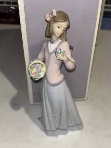 Lladro Porcelain Statue Innocence in Bloom 7644 RARE New M - Picture 1 of 6