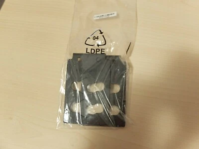 APC vertikale Montagewinkel PDU-BRKT-870 870.15252 - Bild 1 von 4