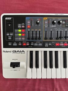Roland GAIA SH-01 synthesizer EXCELLENT CONDITION + Additional 6 Banks of Sounds