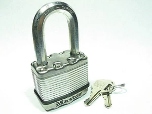Master Lock M5KALF Llave 0501, 2" Ancho, Carburo, 0rders 0ver $25 ¡Envío Gratis! - Imagen 1 de 4