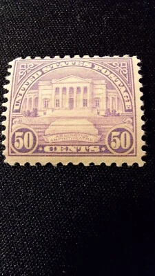 Scott #701, M/F/LH, Arlington Ampitheater, lilac, 50 cent, perf 10.5x11, 1931 - Image 1 of 3
