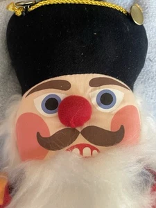 De Colección Sello Peluche Cascanueces Tradicional Navidad Relleno Decoración 1984 Leer - Imagen 1 de 8