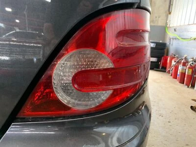 Conjunto de lanterna traseira direita usado serve: 2010 Mercedes-benz Mercedes r-class 251 Typ - Imagem 1 de 4