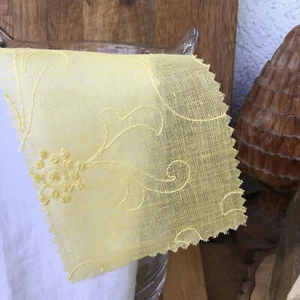 "¡Diseño de tela!OFERTA% RICOMBO*Lino amarillo bordado flores por metros Nya Nordiska - Imagen 1 de 6