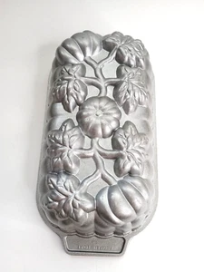 Nordic Ware PUMPKIN LOAF PAN Bread Cake Pan Cast Aluminum 11" x 5.5" - Imagen 1 de 4