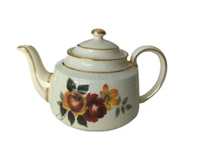 Vintage Sadler Teapot With Roses & Gold Trim # 3482 England - Picture 1 of 10