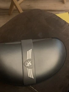 KHAN CLAM SHELL SUNGLASS EYE GLASS CASE - Picture 1 of 3