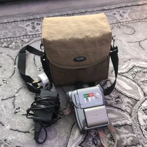 Canon MVX 10i Digital Camcorder With Charger. Working Battery. (C6) - Picture 1 of 5