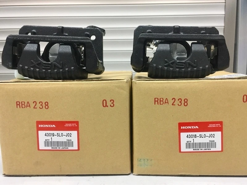 Juego de pinzas de freno traseras izquierda y derecha Honda ACURA NSX NA1 NA2 tipo R originales OEM Foto 1 de 2