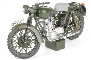 Corgi 1/12 TR6 Trophy Motorcycle - Picture 1 of 2