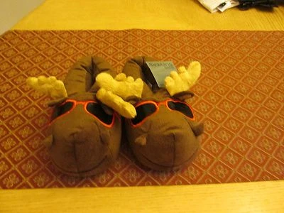BOY'S MOOSE SLIPPERS SIZE 13/1 NEW  - Image 1 of 2