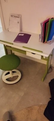 kinderschreibtisch mit stuhl - Bild 1 von 3