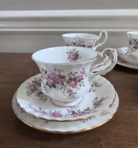 4 SETS ROYAL ALBERT LAVENDER ROSE CUP SAUCER & SAUCER W/ BREAD & BUTTER PLATE - Picture 1 of 10