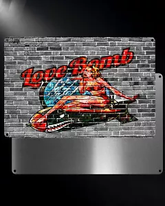 Love Bomb, dipinto stile graffiti anni '50 su parete / insegna in metallo / 2 misure - Foto 1 di 5