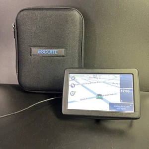 TOMTOM GPS 4EN52 Z1230 5" WIDE CAR~TRUCK~MOTORCYCLE~RV W/USB & CASE Bundle - Picture 1 of 8