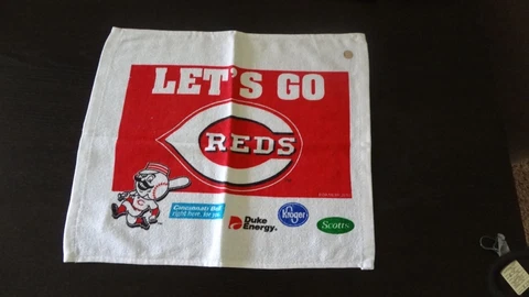 CINCINNATI REDS  2010 RALLY TOWEL Cover