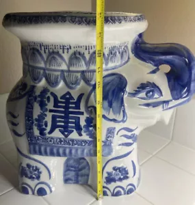 The Bombay Company Porzellan Elefant Pflanzenständer / weiß & kobalt - schön.... - Bild 1 von 12