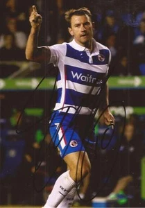 LESUNG: SIMON COX SIGNED 6x4 ACTION PHOTO + COA - Bild 1 von 1
