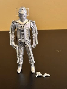 CLASSIC Doctor Who THE TOMB OF THE CYBERMEN Cyberman Figure + CYBERMATS 2009 BAF - Picture 1 of 10