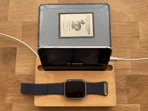 Rare Dodocase Charging Stand for Apple Watch & iPhone - Free Delivery!! - Picture 1 of 10