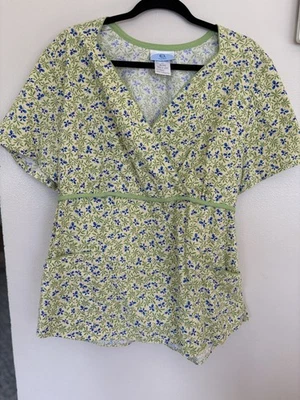 SB Scrubs women's reen floral scrub top size XL excellent condition - Image 1 of 3