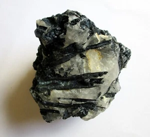 Aguja Negra Turmalina Indicolita en Matriz Cristal Mineral Natural - Imagen 1 de 3