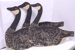 Vintage Canada Goose Decoy Pair Hunting Paper Cardboard Regina Boxcraft  -W - Picture 1 of 5