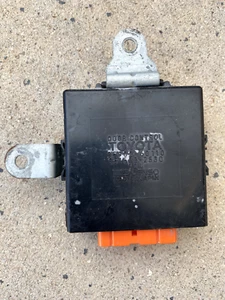 Land Cruiser Lexus LX450 FZJ80 1996 módulo de relé de control de puerta 85980-60110 OEM - Imagen 1 de 4