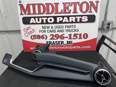 2026 CHEVY EQUINOX DASH SURROUND BEZEL TRIM W/VENTS Foto 1 de 4