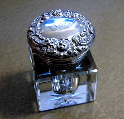 Tinta de vidrio de cristal de corte superior de plata esterlina Art Nouveau floral antigua bien AWP Foto 1 de 4