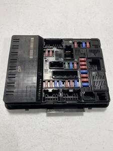 ✅2014-2018 Nissan Pathfinder Q50 Fuse Box Relay Control Module 284B7 3JV0D OEM - Picture 1 of 6