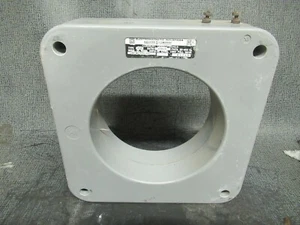 SQUARE D CURRENT TRANSFORMER 210-302 RATIO: 3000:5 A 25-400 HZ - Picture 1 of 2